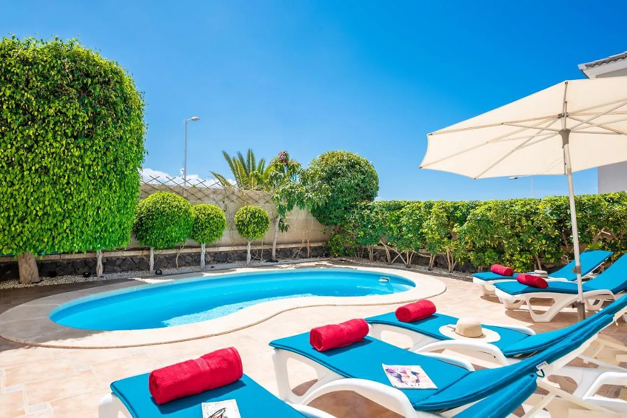 אדחה Beautiful Villa Anna With Heated Pool