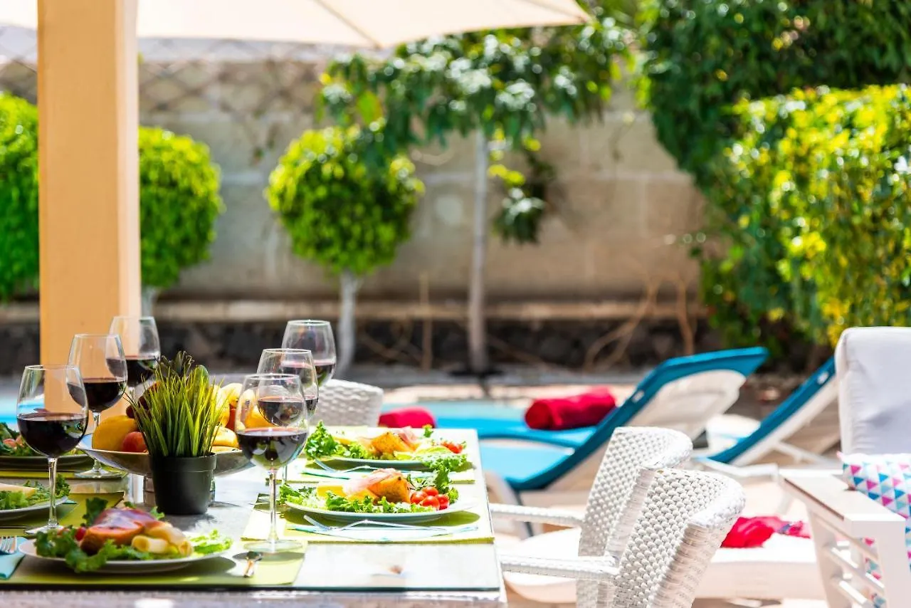 אדחה Beautiful Villa Anna With Heated Pool