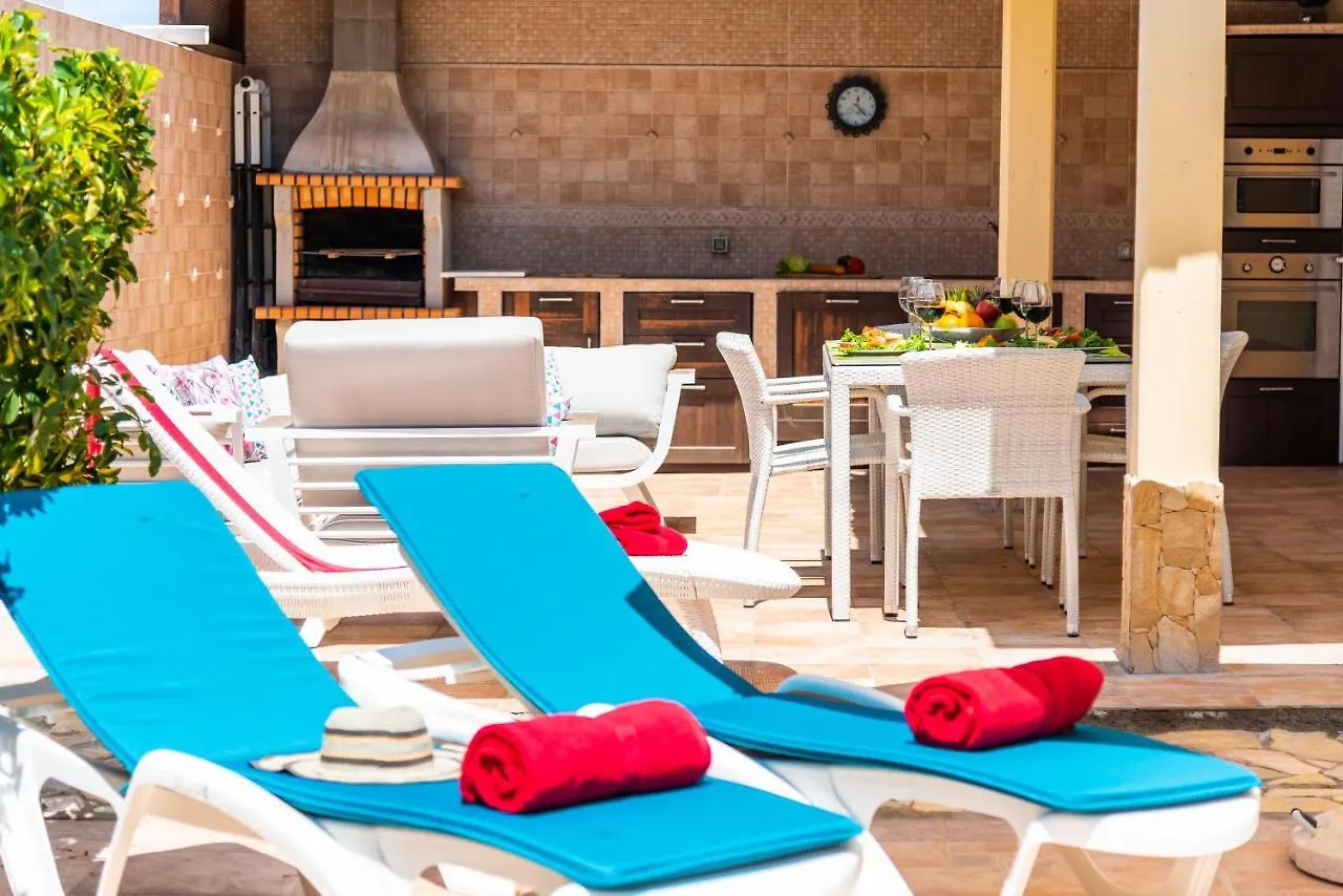 אדחה Beautiful Villa Anna With Heated Pool ספרד