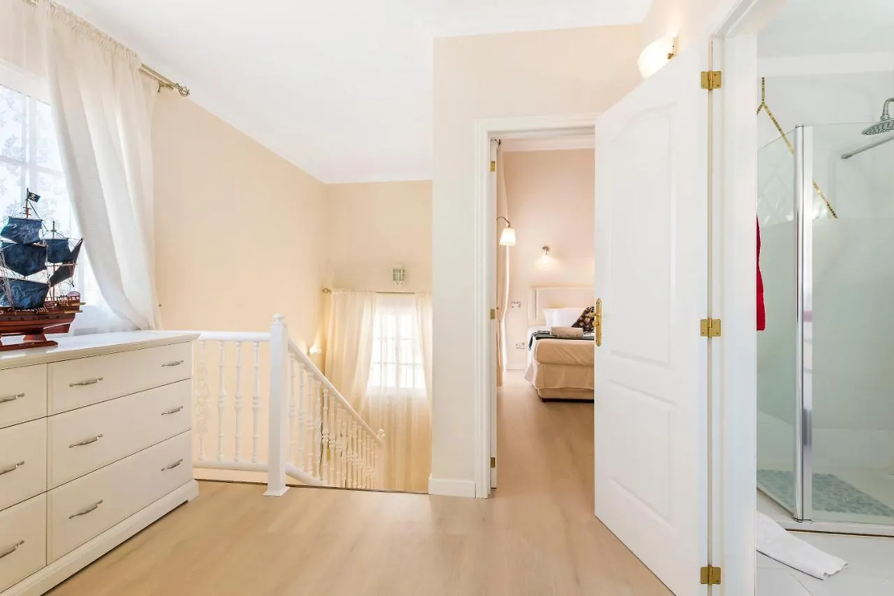 אדחה Beautiful Villa Anna With Heated Pool